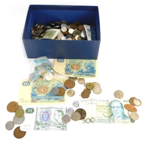 Various coins and bank notes, comprising Swedish kroner notes, various other German Dutch and other coinage. (1 box)