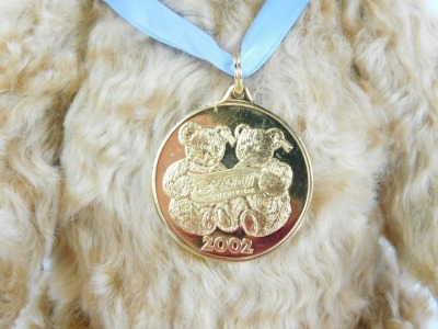 A Steiff 2002 bear, serial no. 3163, with certificate. - 3