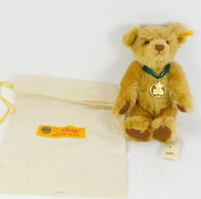 A Steiff 2001 plush jointed Teddy bear, with labels, 30cm high. - 5