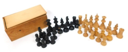 A Staunton pattern wooden chess set, the knights 8cm high. (boxed)