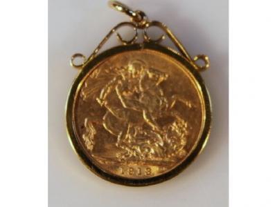 A George V gold full sovereign in pendant mount 1913