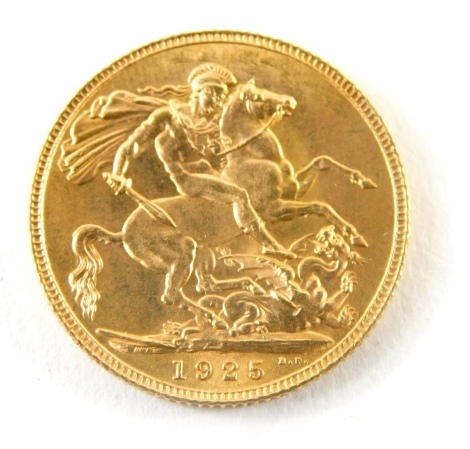 A George V gold full sovereign, 1925.