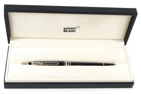 A Mont Blanc 163P Plat-Lin Classique ball point pen, with shaped clip, 14cm long, in fitted case and outer box.