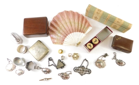 Various silver jewellery and related effects, a quantity of spirit labels, napkin ring, table lighter, costume jewellery, silver and silver plated items, hand fan, etc. (a quantity)