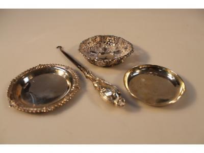 An Edward VII pressed silver pin tray