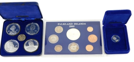 Various coins, a Falkland Islands liberation proof set 1982, a Royal Silver Jubilee Royal Salute crown medal set, etc. (a quantity)