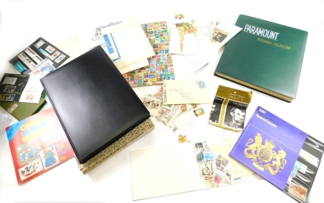 Various stamps, to include post and pre-war unfranked USA, Columbia, a Paramount green stamp album containing various GB used, collectors' stamps, Winston Churchill, mainly 1980's, other used, Mayflower kit, other stamps and related effects, etc. (a quant