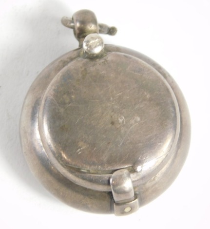 An Edward VII silver sovereign case, spring loaded with articulated lid, engine turned inner sections and plain body, Birmingham probably 1903, 2cm diameter, 0.79oz.