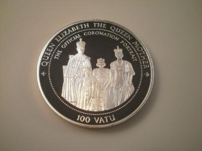 A Queen Elizabeth Queen Mother commemorative coin for 100 Vatu