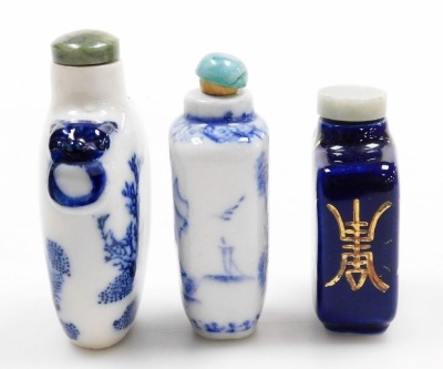 A collection of Chinese porcelain and other snuff bottles, decorated with dragons, flowers, etc. (a quantity) - 9