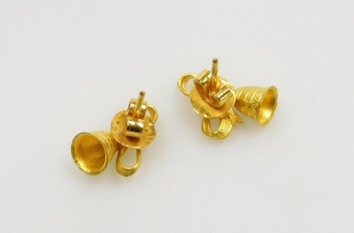 A pair of bell and bow drop earrings, post and butterfly backs, all in precious yellow metal, 1.3cm x 1.5cm approx, 6.1g all in. - 3