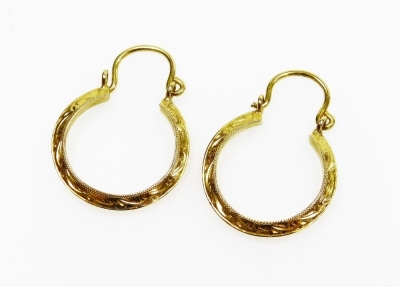 A pair of hoop earrings, 1.5cm diameter, 1.4g all in.