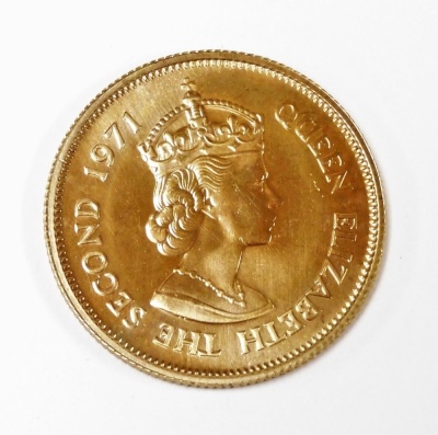 An Elizabeth II 1971 Mauritius Independence two hundred rupee coin, 15.6g. - 2