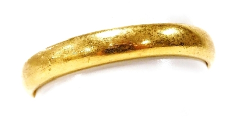 A 22ct gold wedding band, size T, 4.5g.