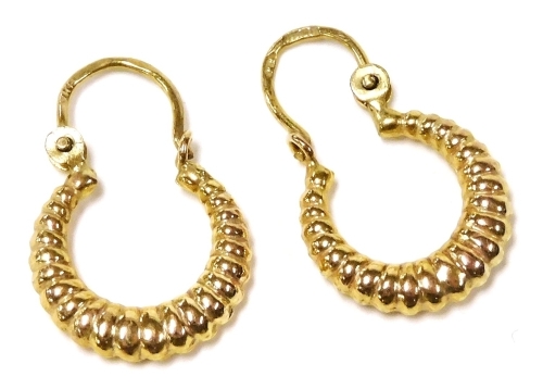 A pair of 9ct gold hoop earrings, 1g.