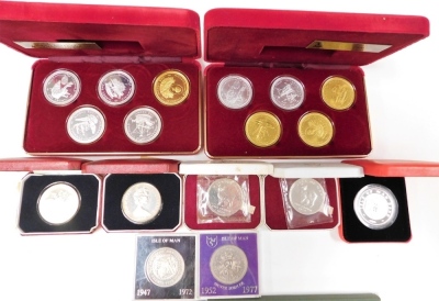 A group of Isle of Man commemorative coinage, two complete sets of Isle of Man crowns, 1979 coin sets, commemorative crowns, etc. - 2