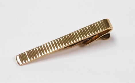 A 9ct gold tie clip, 4.3g.