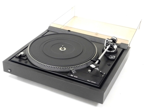 A Duel CS506 turntable.