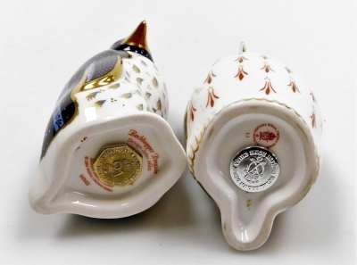 A Royal Crown Derby imari paperweight modelled as a rockhopper penguin, and another modelled as a penguin, second. (2) - 3