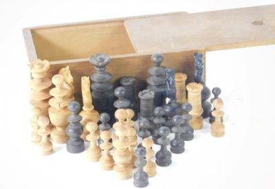 A Staunton wooden chess set, the king 7cm high, boxed. - 3