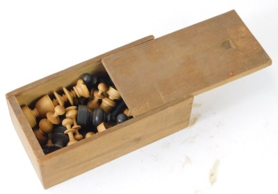 A Staunton wooden chess set, the king 7cm high, boxed. - 4