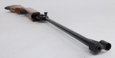 A Spanish Elgano .22 calibre air rifle, 170cm long. (AF) - 5