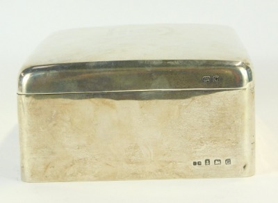 A George V silver cigarette box, inscribed Beresford CEH 1920-1932 with engraved horseshoe, wooden lined interior, maker HM, Birmingham 1931, 23oz gross, 6cm high, 18cm wide, 14cm deep. - 4