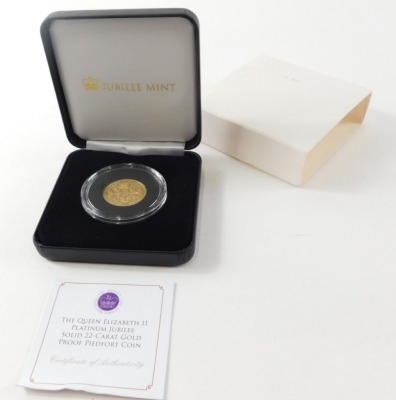 A Queen Elizabeth II Platinum Jubilee 22ct gold proof Piedfort coin, 16g, ten dollar denomination, with case and paperwork. - 3