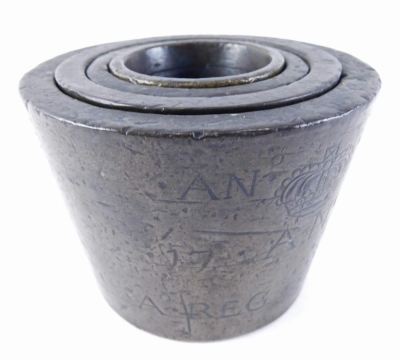 A graduated set of bronze bucket weights, engraved ANNO flanking a crown, 1710 AN REG 1X, 8cm high, 10cm diameter. (4) - 3