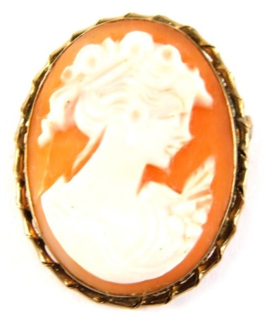 A cameo brooch/pendant, the cameo with maiden's head, with rope twist border in a yellow metal frame with rubbed marks, 3cm x 2.5cm, 5.5g all in.