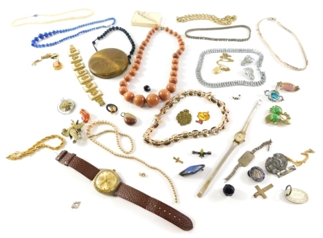 Costume jewellery and effects, comprising brooches, wooden beaded necklaces, chains, etc. (1 tray)