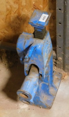 A five tonne carriage jack. VAT is also payable on the hammer price of this lot. - 2