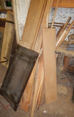 Various timber off cuts.