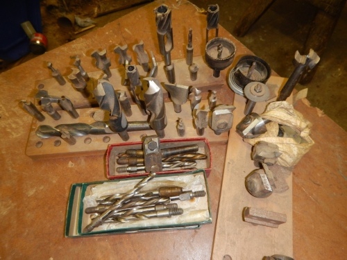 Various drill bits. (a quantity)