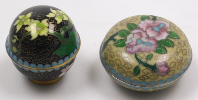 A group of Chinese cloisonne, to include miniature baluster vases, egg cup, lidded trinket boxes of cylindrical form, largest 6cm diameter, etc. - 10