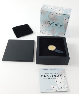 A Queen Elizabeth II Platinum Jubilee ¼oz gold proof commemorative coin, in outer pouch, with box and paperwork. - 3