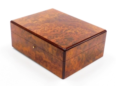 A Hillwood makah burl wood cigar humidor, containing assorted cigars, 30cm wide. - 5