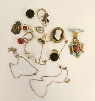 Silver and costume jewellery, including earrings, brooch, cuff links, and a pendant. (a quantity) - 2