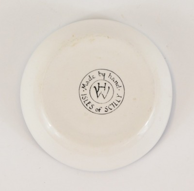 A Humphrey Wakefield Isle of Scilly pin dish, with peacock design on blue border, 10cm diameter. - 3