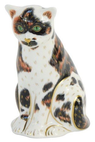 A Royal Crown Derby Mother Cat paperweight, with gold stopper.