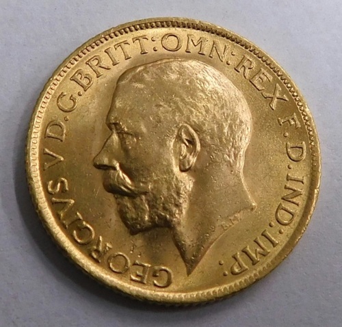 A George V gold full sovereign, 1915.