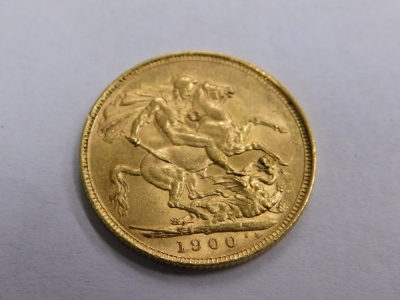 A Victorian gold full sovereign, 1900, Veiled Head. - 2