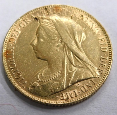 A Victorian gold full sovereign, 1900, Veiled Head.