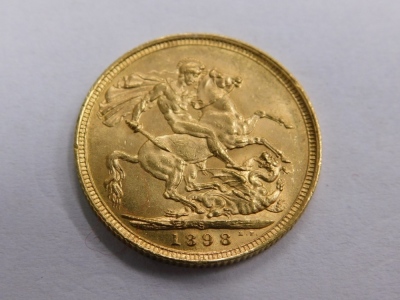 A Victorian gold full sovereign, 1898, Veiled Head. - 2