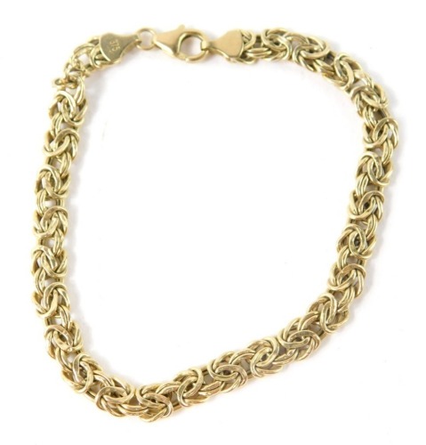 A 9ct gold fancy link bracelet, with single clip clasp, 16cm long, 4.9g. (AF)