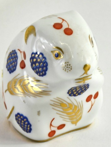 A Royal Crown Derby paperweight ornament field mouse, printed marks beneath, gilt stopper, 7cm high.